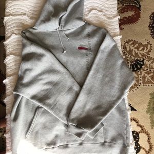 Lakai men’s gray sweatshirt